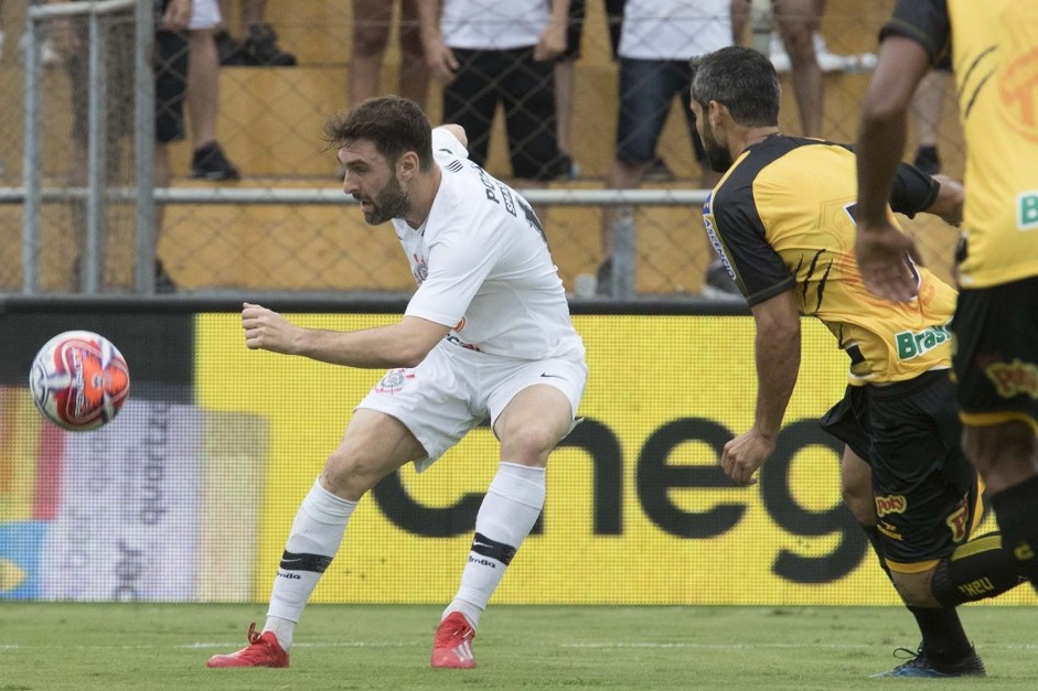 Mauro Boselli atuou como titular no jogo contra o Novorizontino