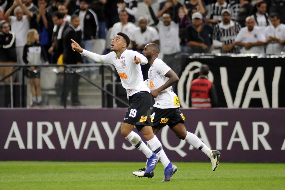 Gustavo marcou gol contra o Racing e recebeu elogios de José Mourinho Gustavo marcou gol contra o Racing e recebeu elogios de José Mourinho