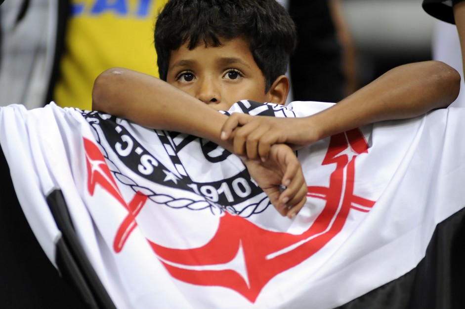 Torcida no jogo contra o Racing, pela Sul-Americana, na Arena Corinthians