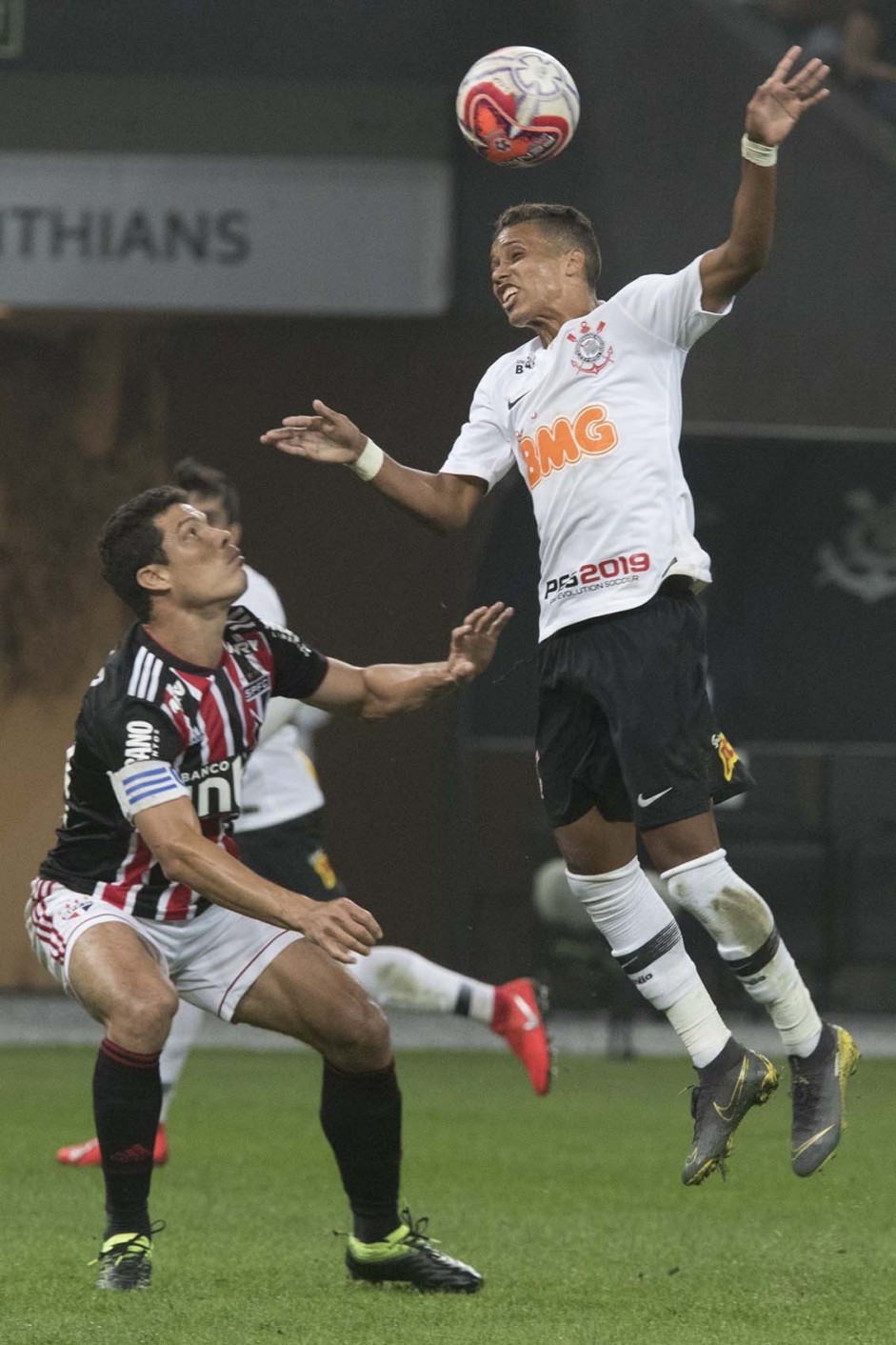 Pedrinho foi titular contra o So Paulo, neste domingo, na Arena Corinthians