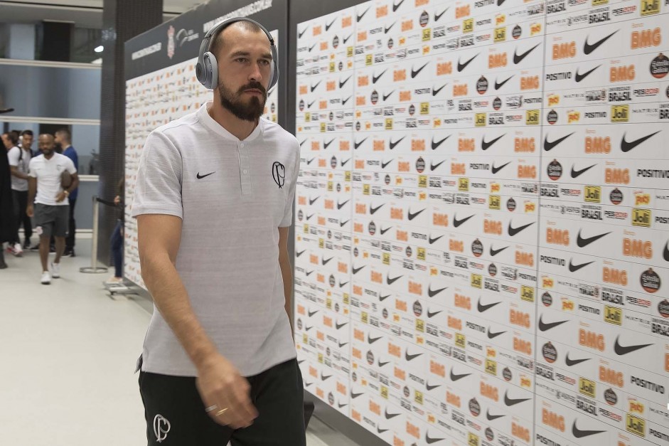 Walter chegando para mais um jogo contra o So Paulo, na Arena Corinthians