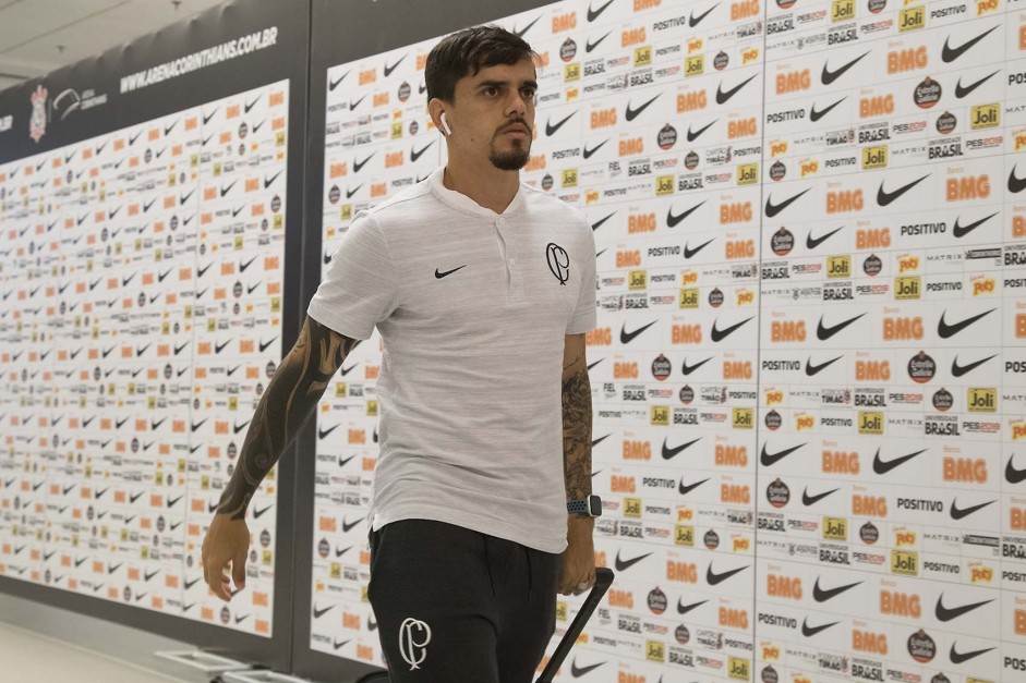Fagner admitiu erros do Corinthians após a partida desta segunda-feira Fagner admitiu erros do Corinthians após a partida desta segunda-feira