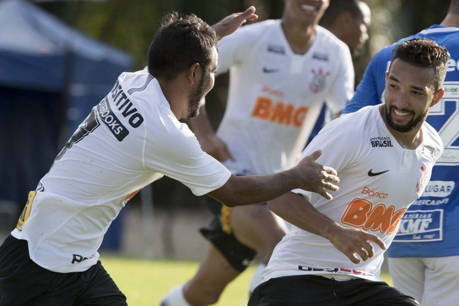 Sornoza e Clayson foram os principais garons do Corinthians na temporada