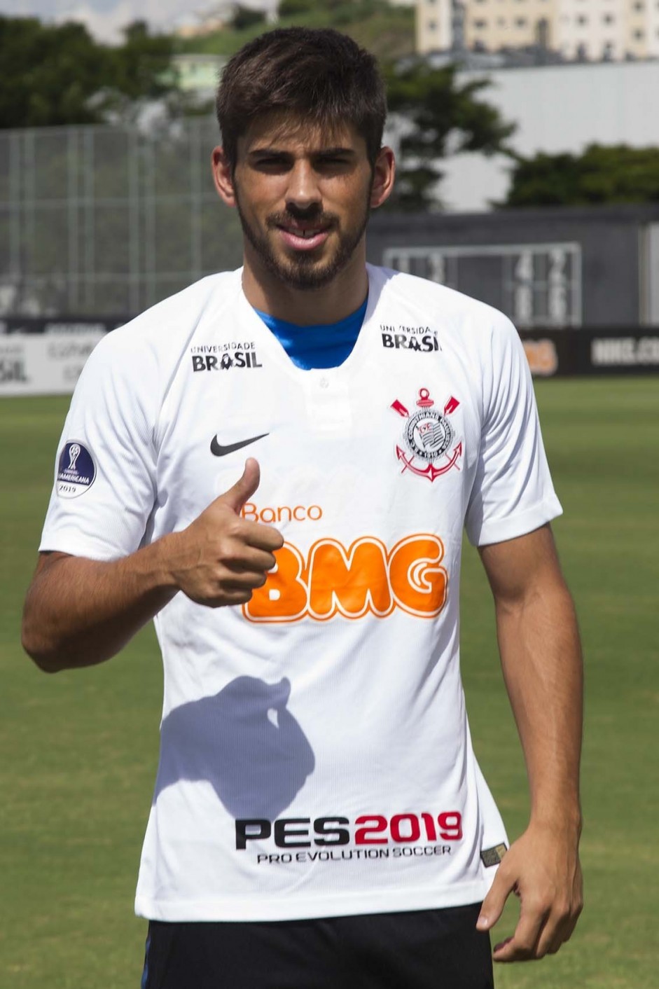Zagueiro Bruno Mndez  oficialmente apresentado como jogador do Corinthians