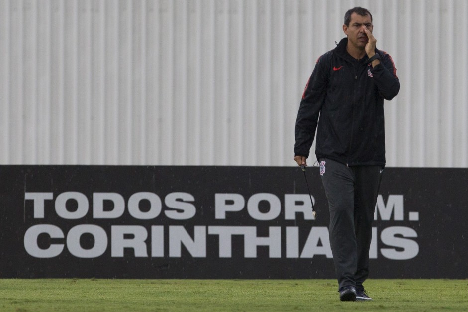 Fbio Carilel prepara a equipe para encarar o Santos, no prximo domingo