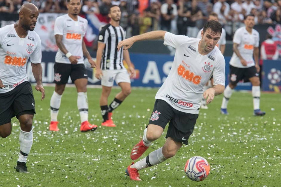 Love e Boselli no jogo contra o Santos, pelo Campeonato Paulista, na Arena Corinthians
