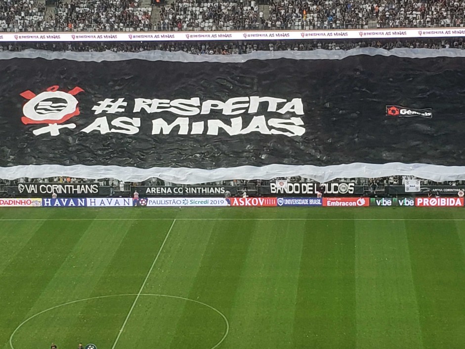 Semana passada Corinthians levantou bandeiro na Arena pelo ms da mulher