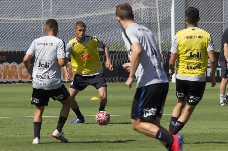 Com a presena de garotos do sub-20, Corinthians treina nesta segunda-feira