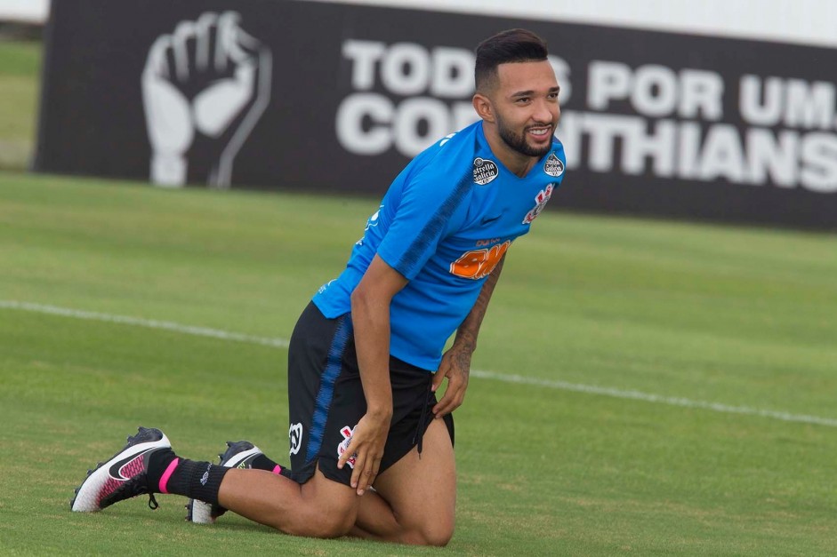 Clayson durante o treino desta tera-feira no CT Joaquim Grava