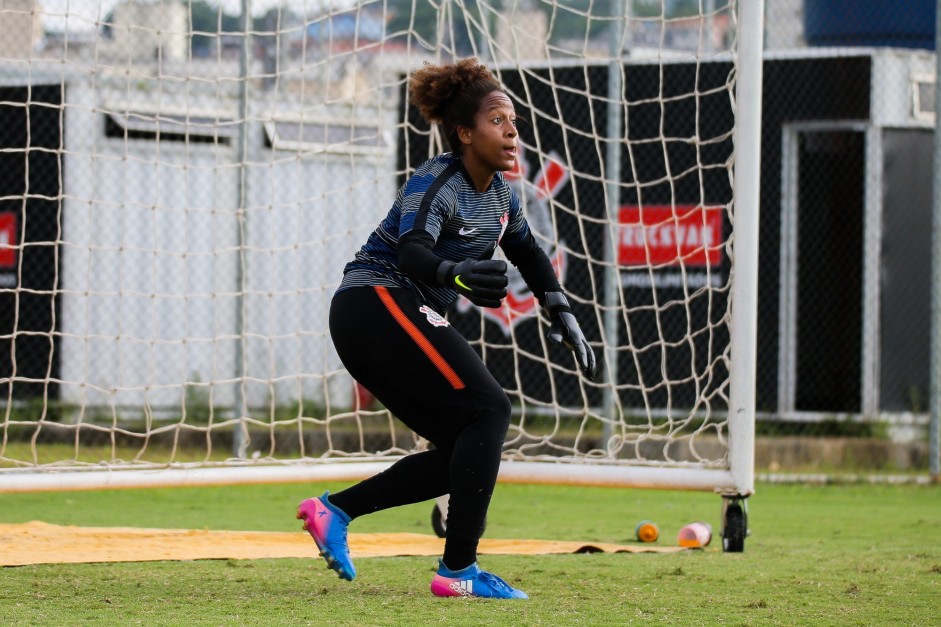 Goleira Paty treina pelo Corinthians Futebol Feminino nesta quarta-feira