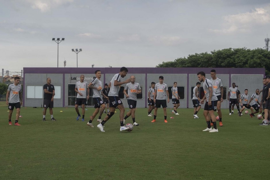 Aps empate contra a Ferroviria, Corinthians volta aos treinos no CT