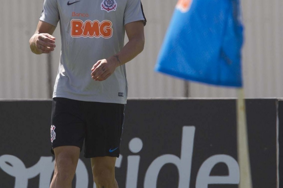 Danilo Avelar no treino de hoje no CT Joaquim Grava