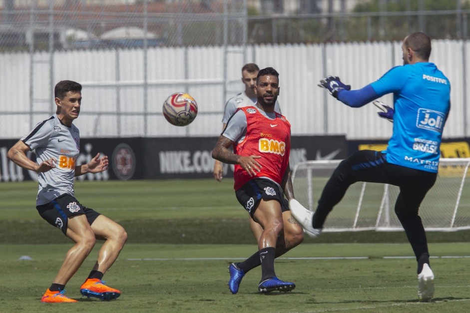 Vital, Michel Macedo e Walter no treino de hoje no CT Joaquim Grava