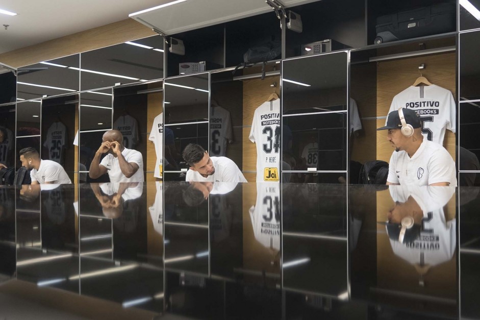 Clayson, Love, Pedro Henrique e Ralf nos vestirios da Arena Corinthians