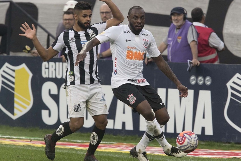 Manoel marcou o primeiro gol do Corinthians contra o Santos neste domingo