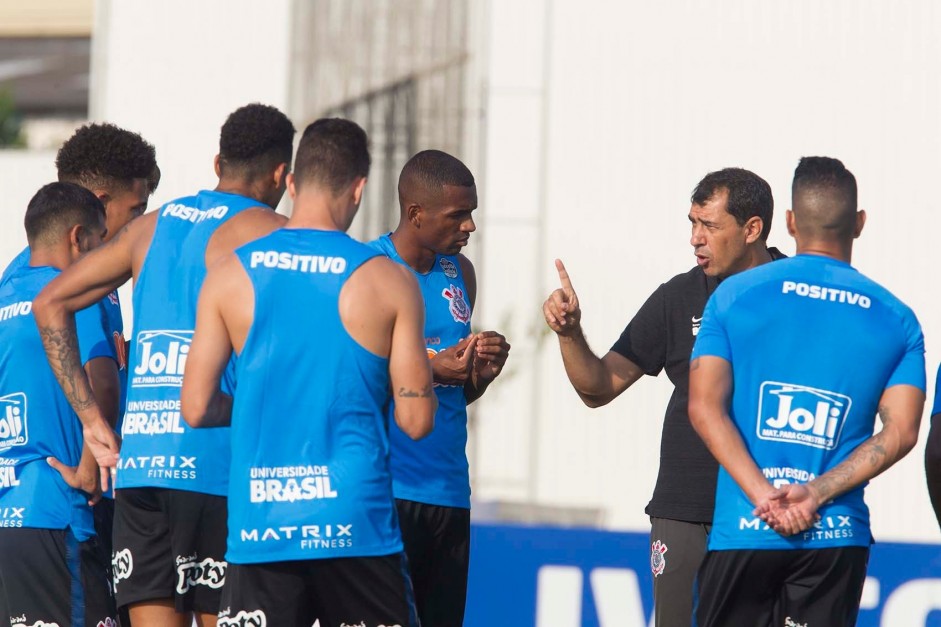 Mais de Carille com os titulares do Corinthians no treinamento