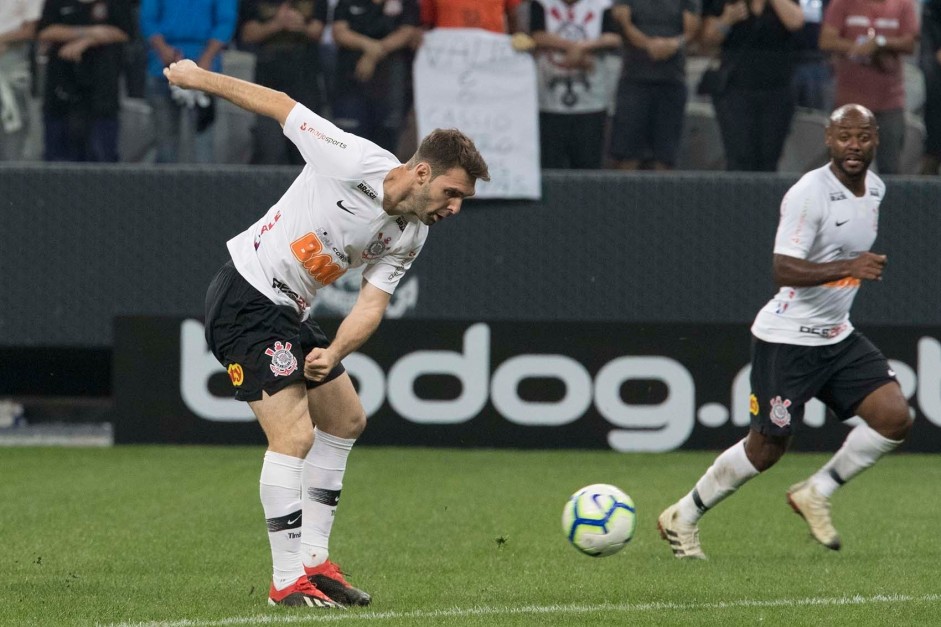 Boselli e Vagner Love contra o Cear