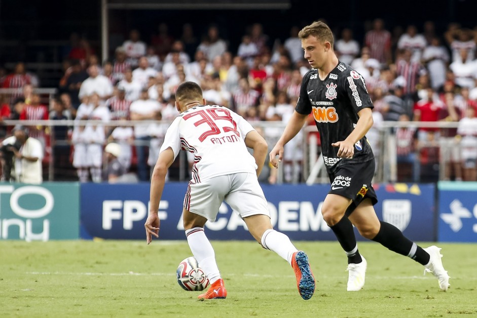Carlos Augusto no duelo contra o São Paulo, pela final do Campeonato Paulista 2019