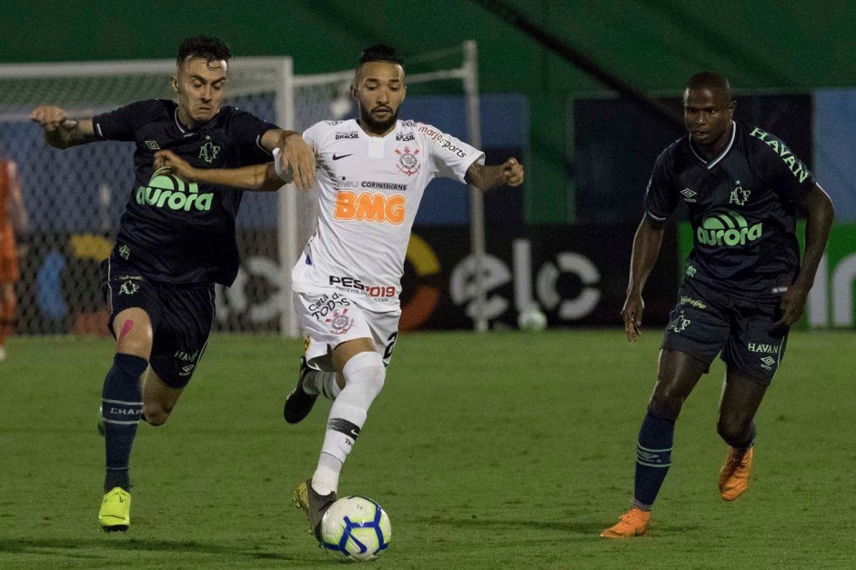 Clayson durante partida contra a Chapecoense, pela Copa do Brasil