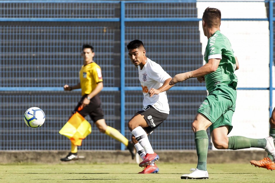 Oya durante jogo contra a Chapecoense, pela Copa do Brasil Sub-20