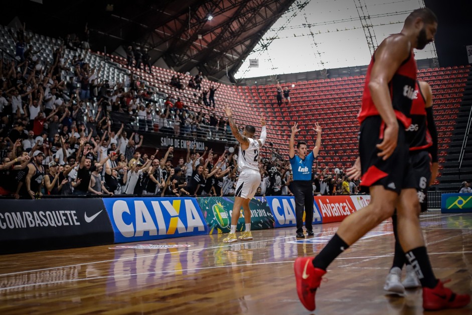 Corinthians perdeu para o Flamengo no primeiro embate pelas quartas de final do NBB