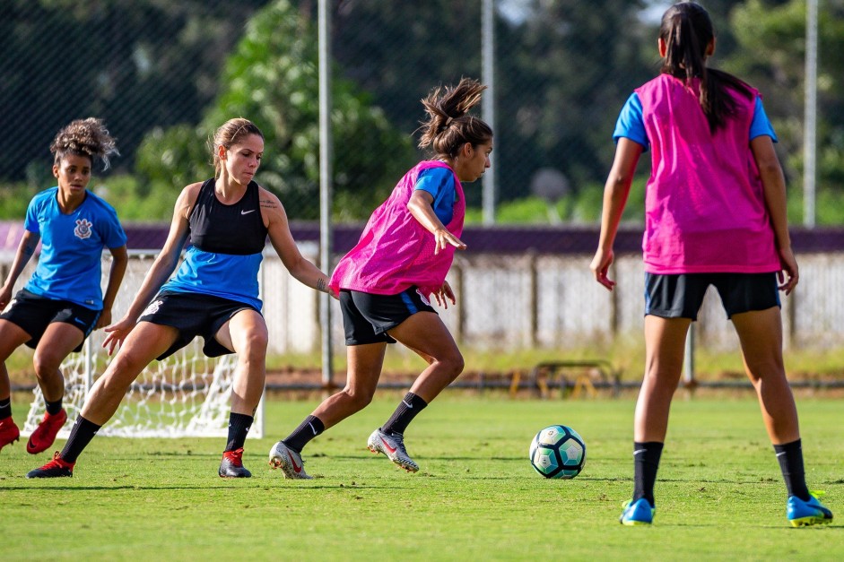 Erica e Adriana no treino das meninas do Corinthians Futebol Feminino desta quarta-feira