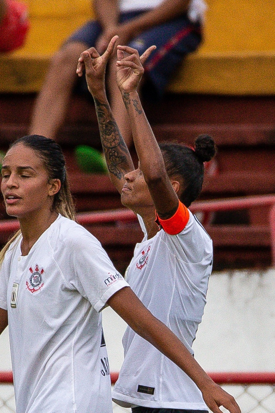 Grazi feliz com seu gol contra a Portuguesa