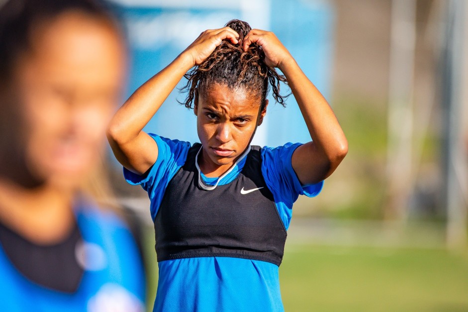 Grazi no treino do Corinthians Futebol Feminino desta quarta