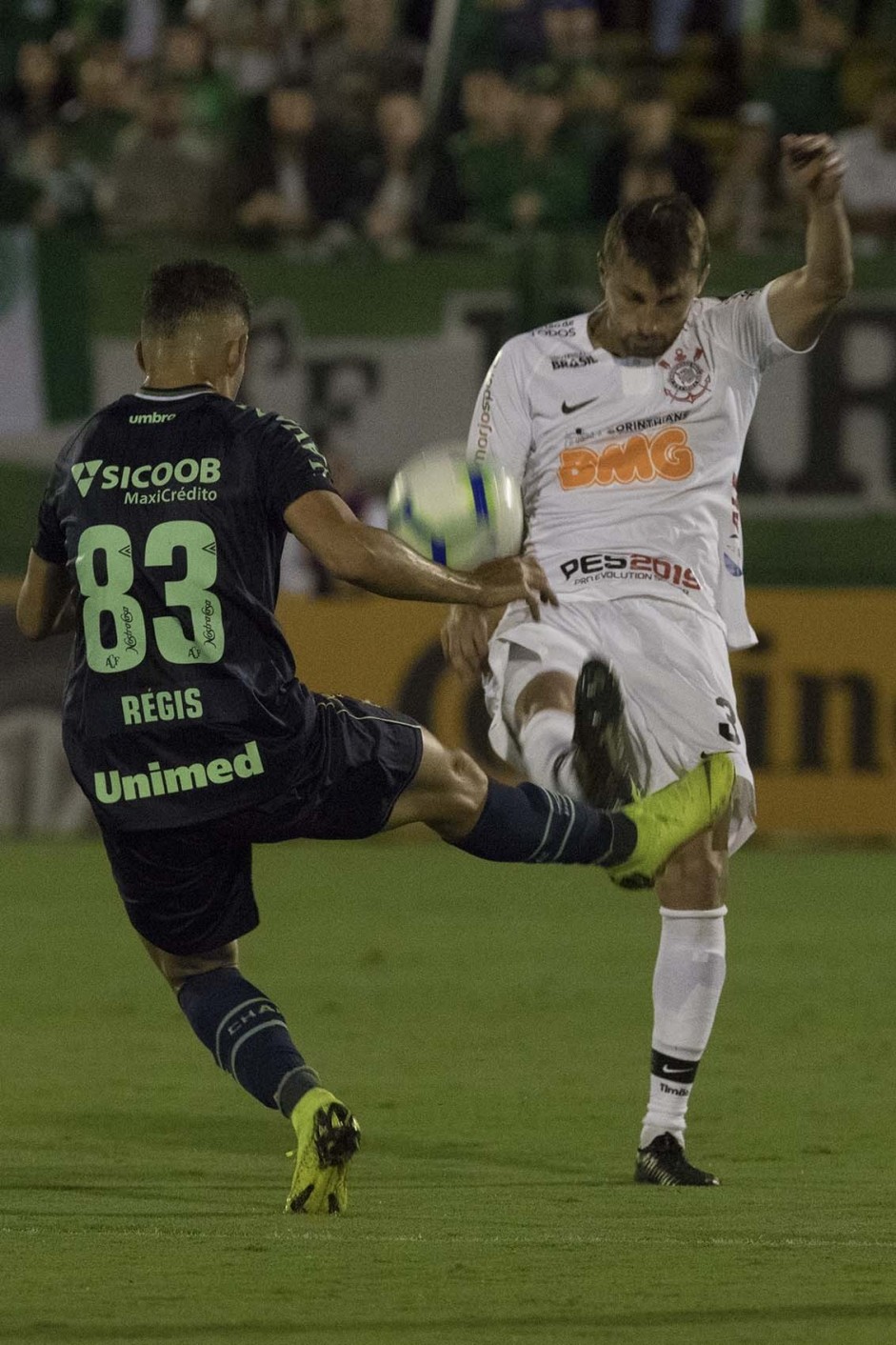 Henrique em partida contra a Chapecoense, pela Copa do Brasil, na Arena Condá