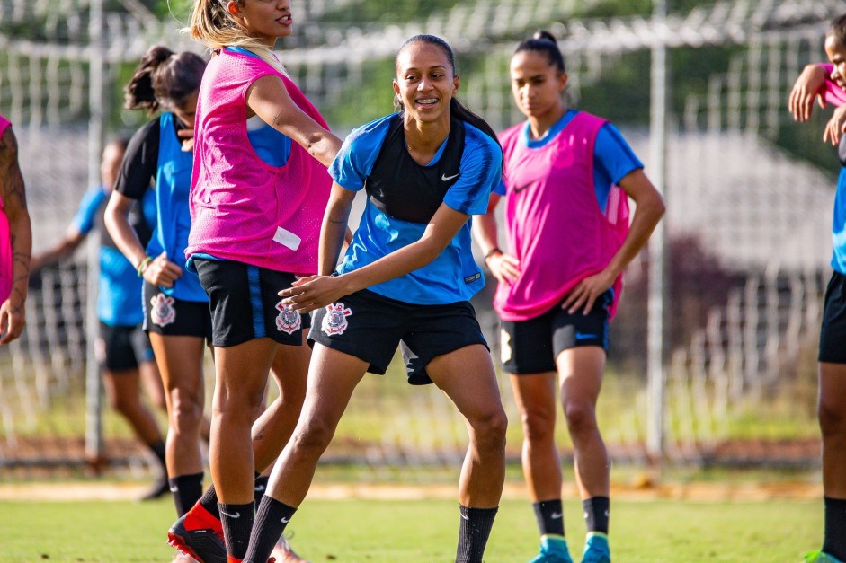 Millene, do Corinthians Futebol Feminino, treina nesta quarta-feira