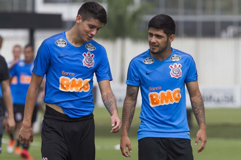 Araos e Díaz no treino de hoje no CT