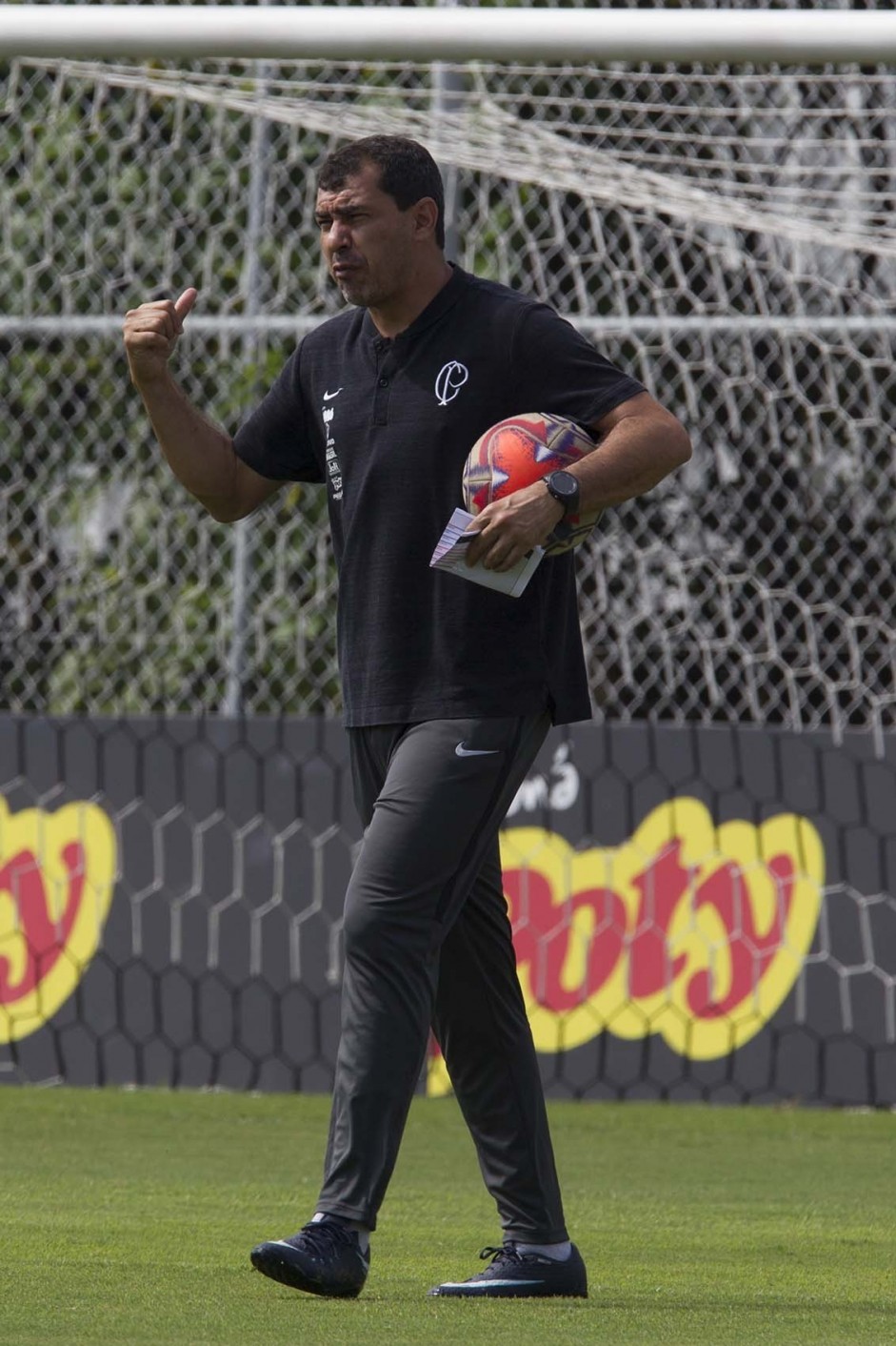 Carille comandou o treinamento de hoje no CT