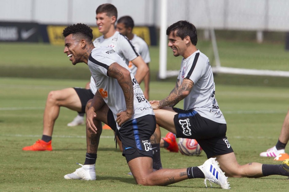 Gustavo e Fagner no treinamento de hoje no CT