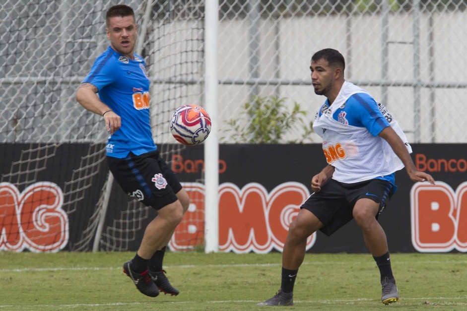 Ramiro e Sornoza treinam no CT Joaquim Grava para duelo contra o Santos