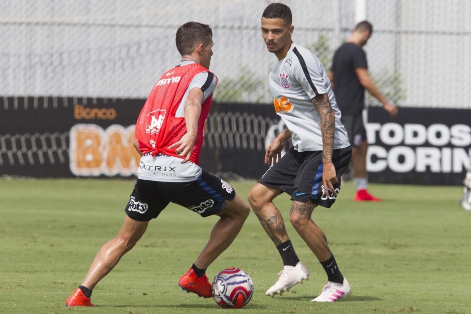 Thiaguinho e Vital no treino de hoje no CT