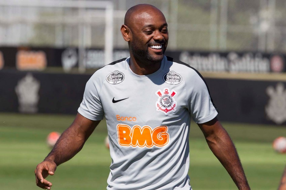 Love ressalta bom clima no elenco alvinegro Love ressalta bom clima no elenco alvinegro