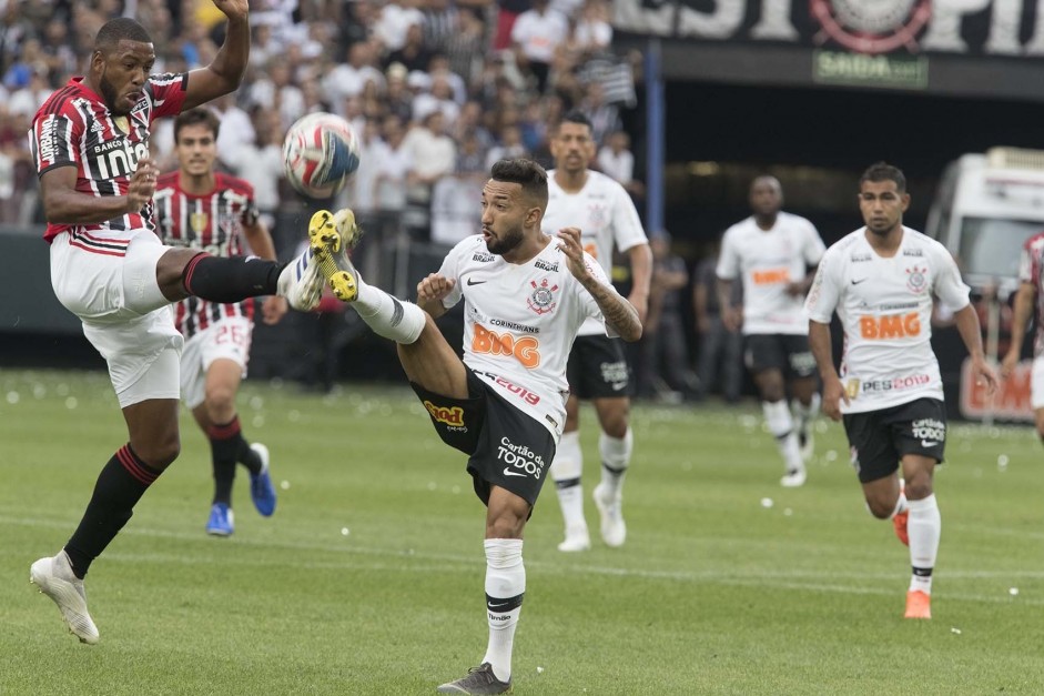 Clayson em partida contra o So Paulo, pela final do Campeonato Paulista