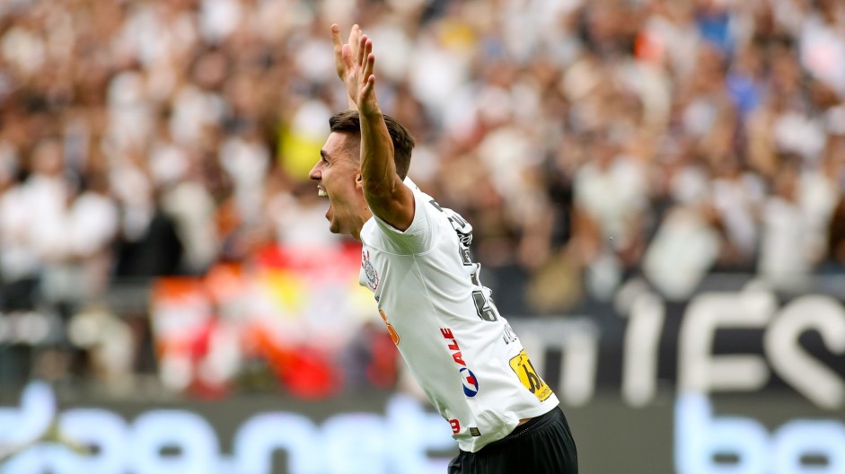 Avelar comemora seu gol contra o São Paulo, pela final do Paulistão