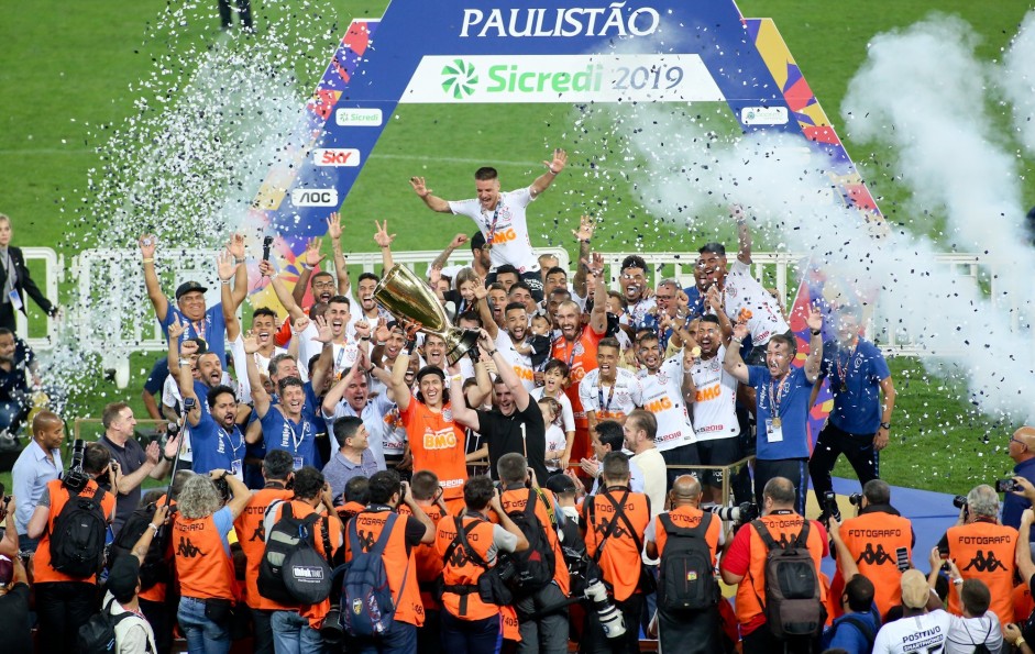 Corinthians finalmente ergue o troféu de Campeão Paulista 2019