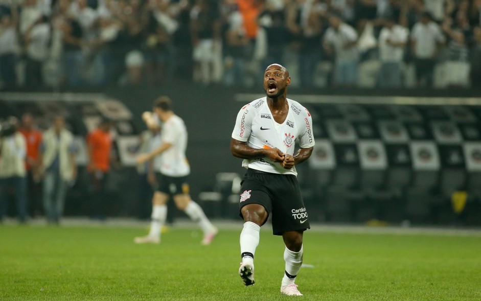 Love marcou o gol que deu o título e a vitória ao Corinthians na final contra o São Paulo