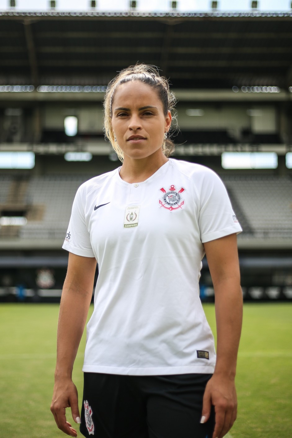 Zagueira Mônica Hickmann é a nova zagueira do Corinthians