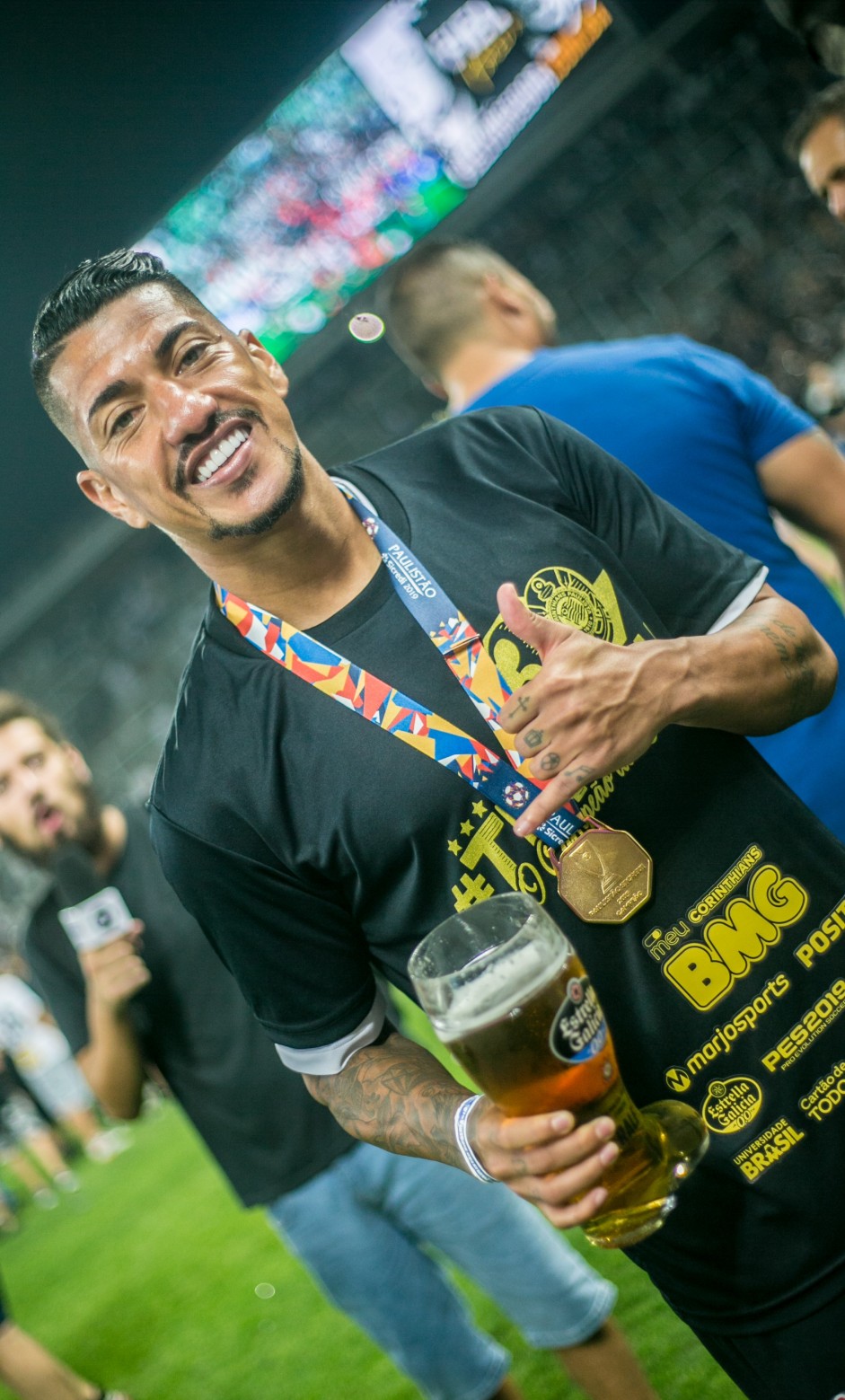 Ralf exibe a medalha de Campeão Paulista 2019
