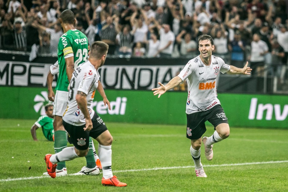 Boselli marcou pela primeira vez na Casa do Povo