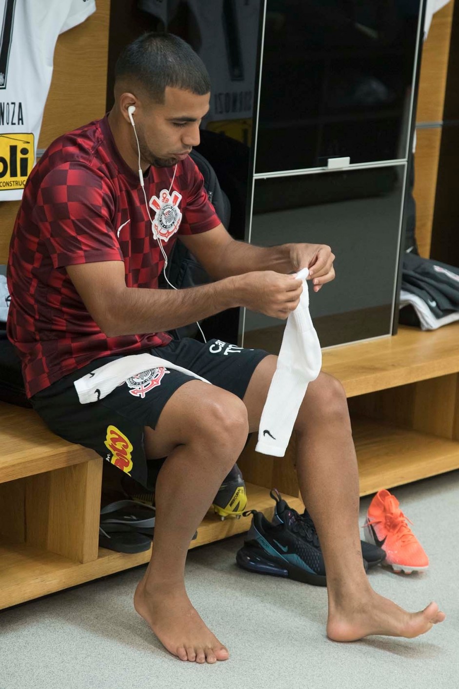 Sornoza no vestirio da Arena Corinthians antes do jogo contra a Chapecoense, pela Copa do Brasil