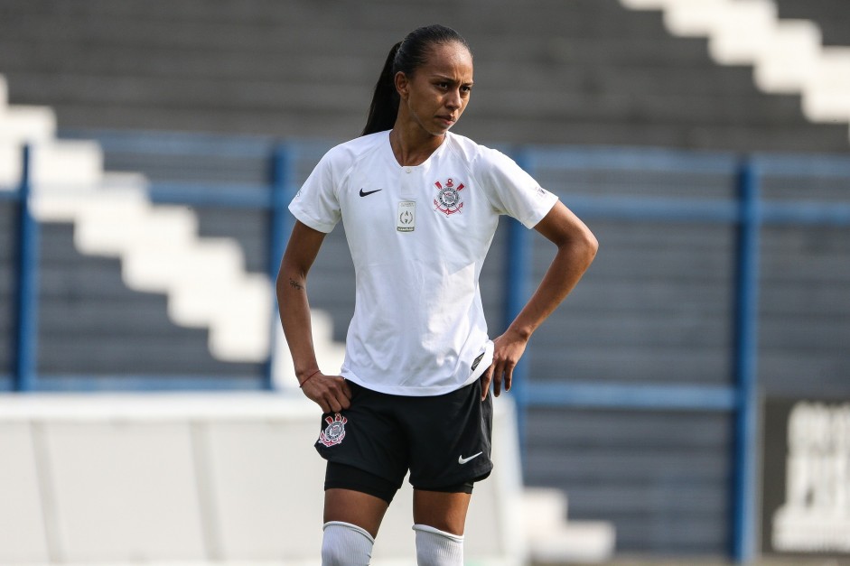 Adriana durante jogo contra o São José, pelo Campeonato Brasileiro Feminino