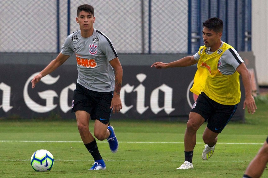 Araos e Oya no treino de hoje no CT Joaquim Grava