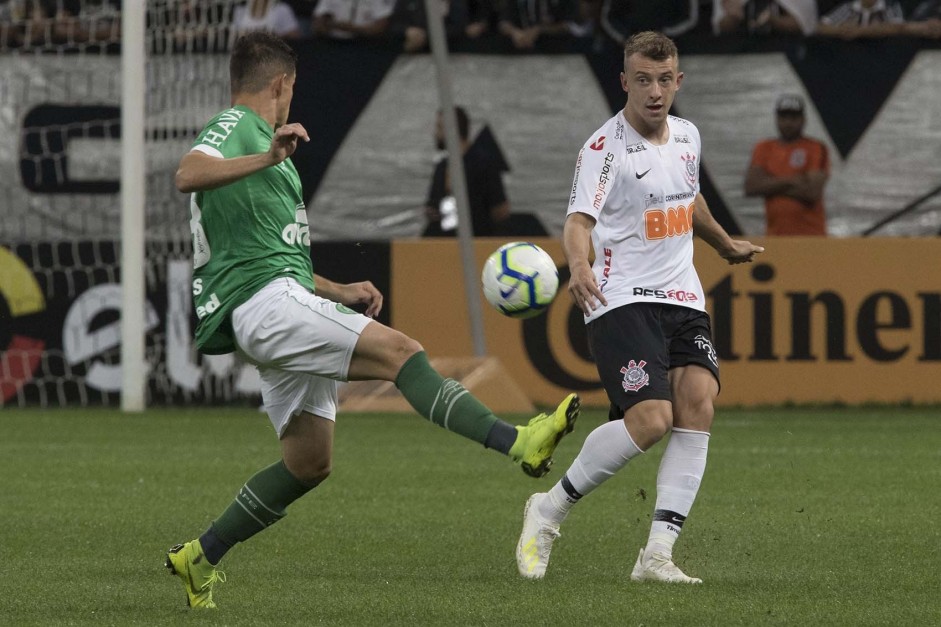 Carlos Augusto no jogo contra a Chapecoense, pela Copa do Brasil, na Arena Corinthians