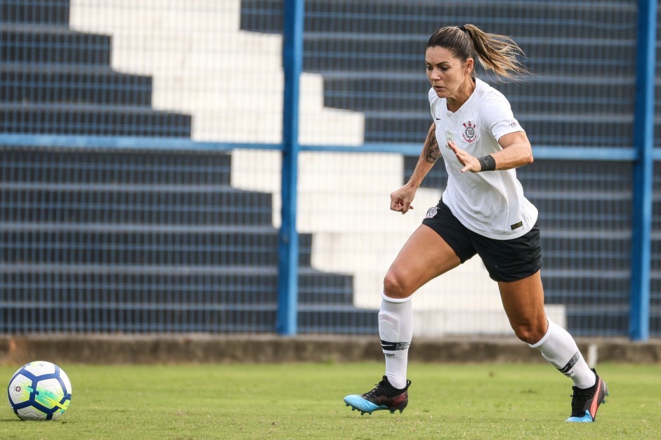 Gabri Zanotti durante jogo contra o So Jos, pelo Brasileiro Feminino