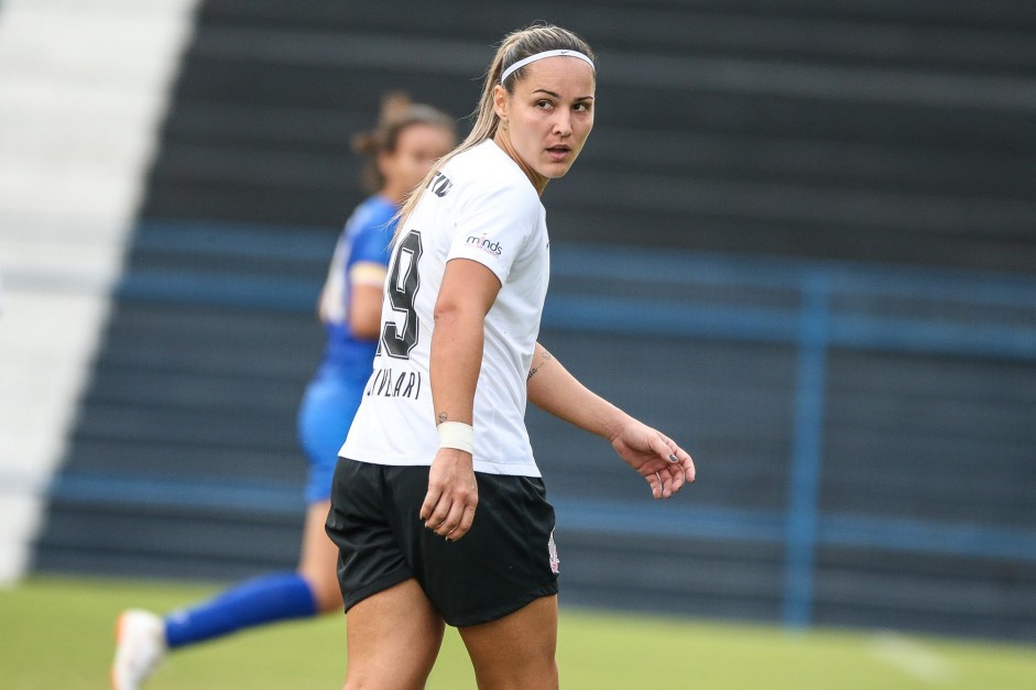 Giovanna Crivelari durante jogo contra o São José, pelo Campeonato Brasileiro Feminino