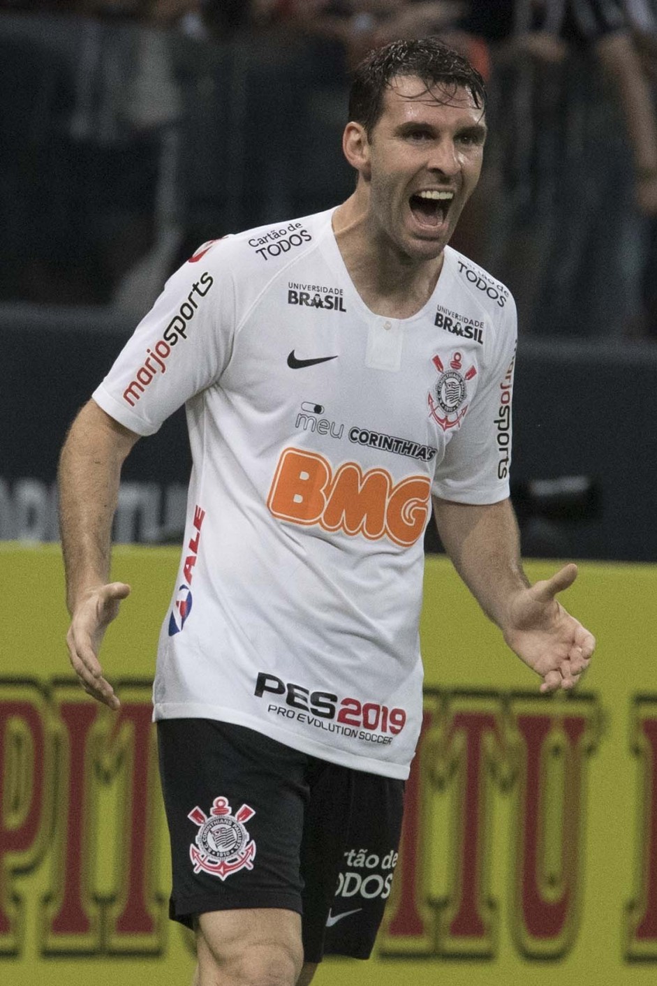 Mauro Boselli fez o primeiro gol do Corinthians contra a Chapecoense